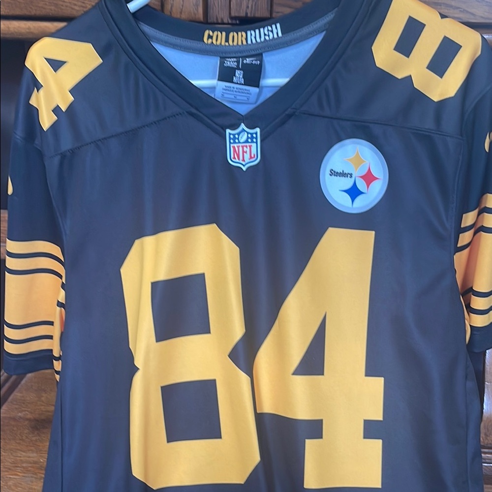 Nike Men's Black and Gold Steelers Shirt